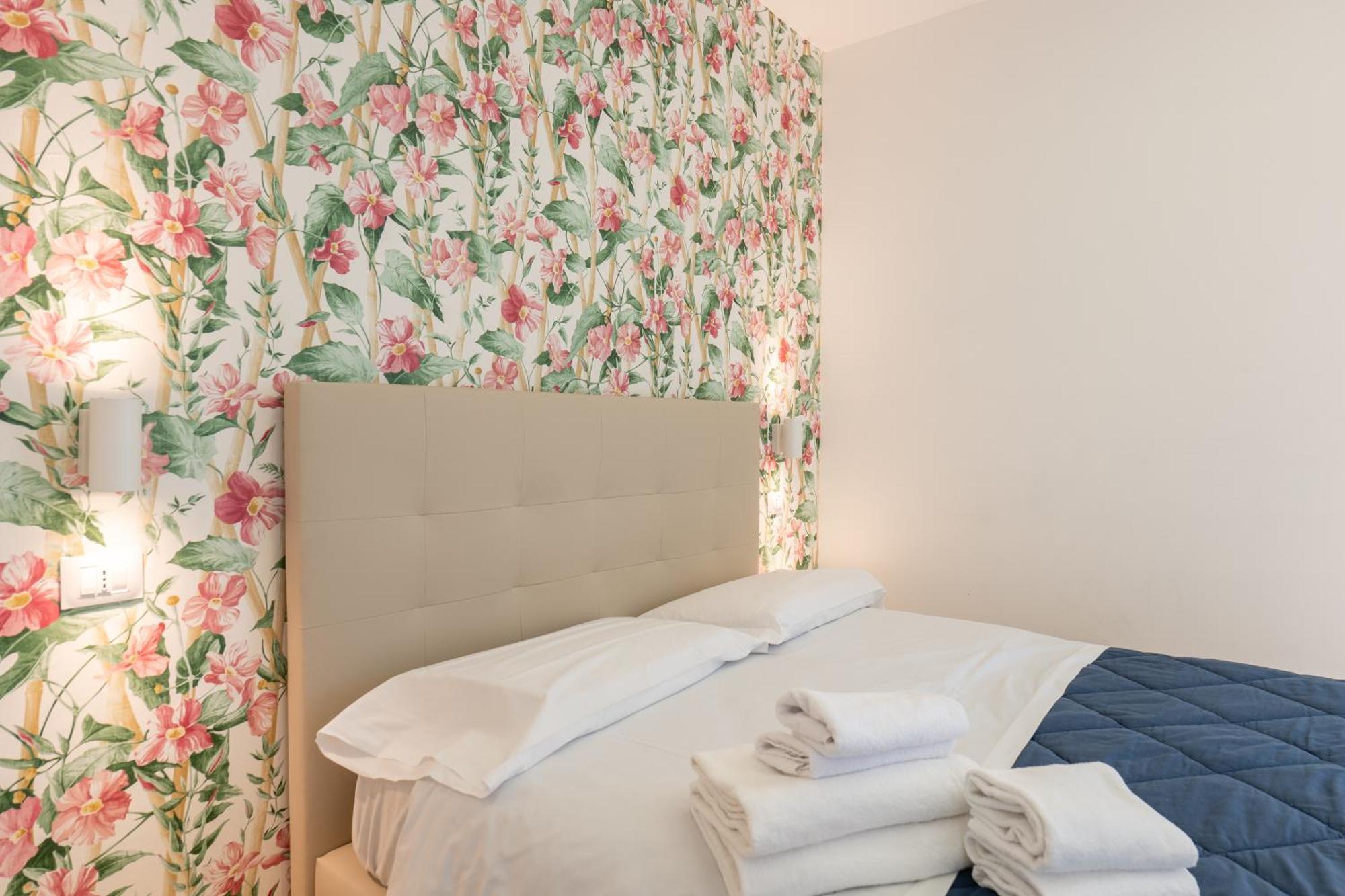 Relais San Demetrio - Modern & Central Rooms Salerno Luaran gambar