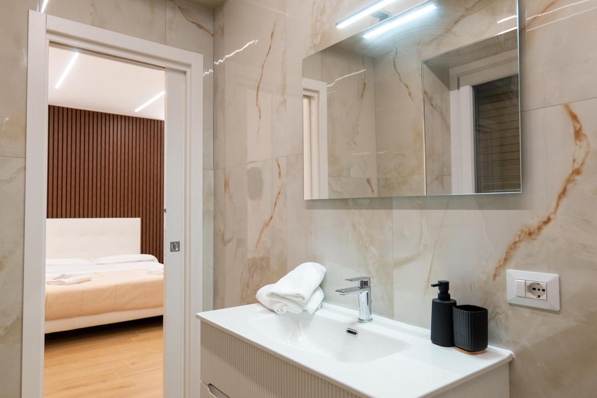 Relais San Demetrio - Modern & Central Rooms Salerno Luaran gambar